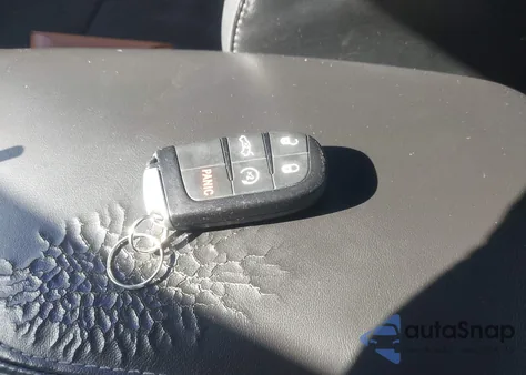 2016 Dodge Challenger 392 Hemi Scat Pack Shaker z USA, uszkodzony, nr VIN 2C3CDZFJ7GH299857